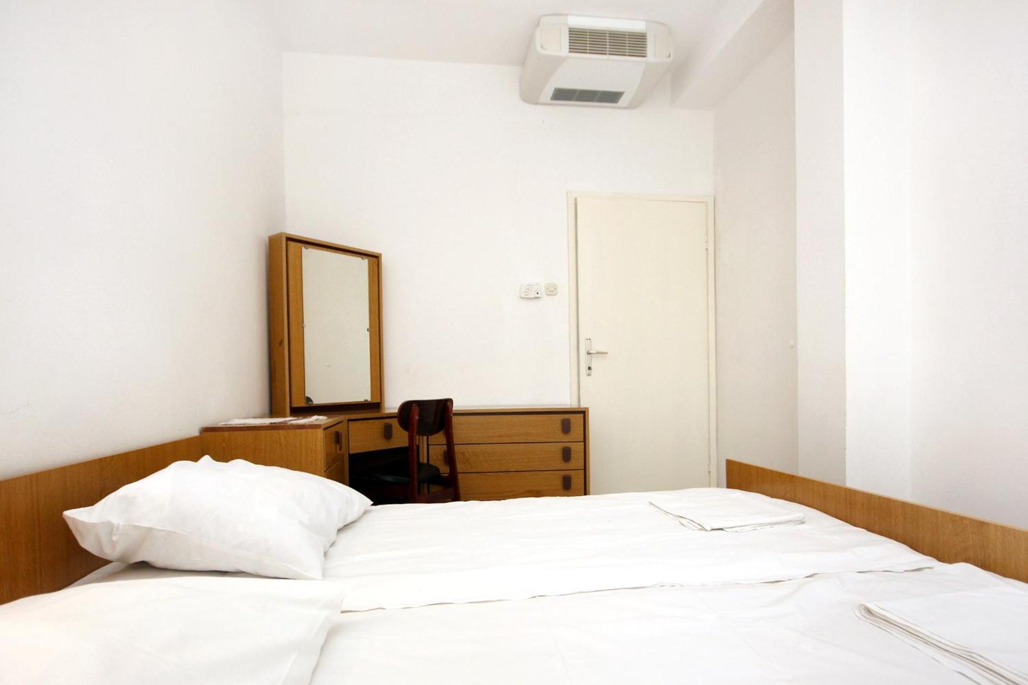 Apartments And Rooms By The Sea Pag - 3152 Pag Town Oda fotoğraf
